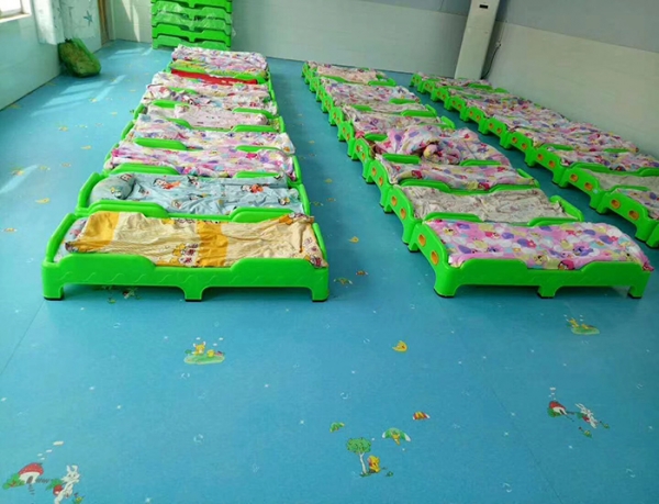 幼儿园卡通塑胶地板