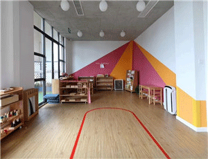 塑胶地板施工时是否需要自流平？