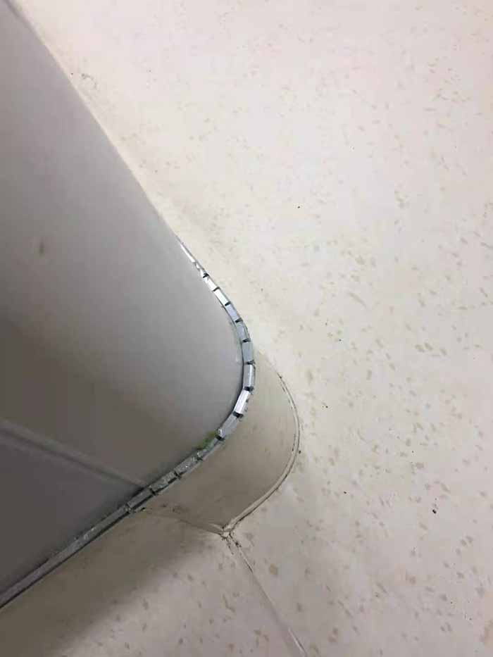 渝北人民医院阿姆斯壮惠立龙卷边上墙安装